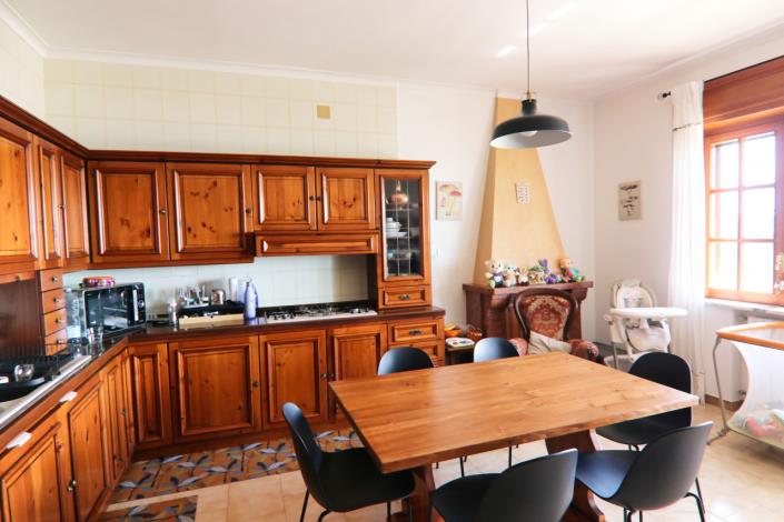 Image No.17-Villa de 4 chambres à vendre à Eboli