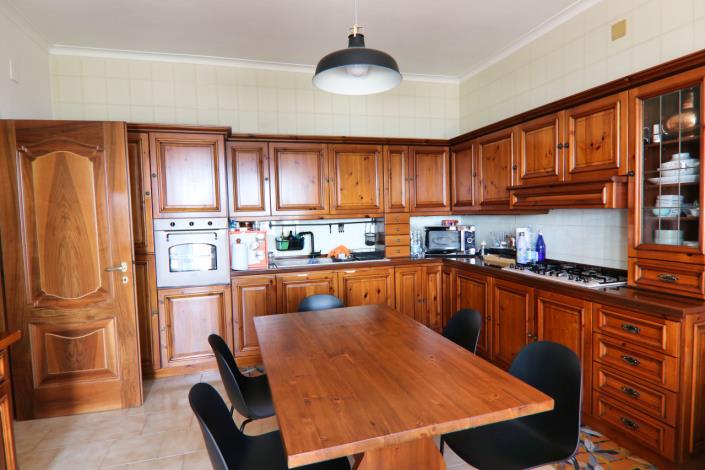 Image No.20-Villa de 4 chambres à vendre à Eboli