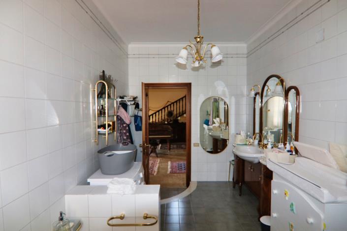 Image No.27-Villa de 4 chambres à vendre à Eboli