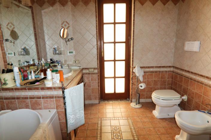 Image No.54-Villa de 4 chambres à vendre à Eboli