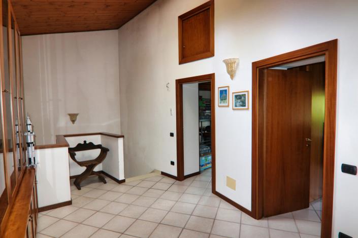 Image No.37-5 Bed Country House for sale