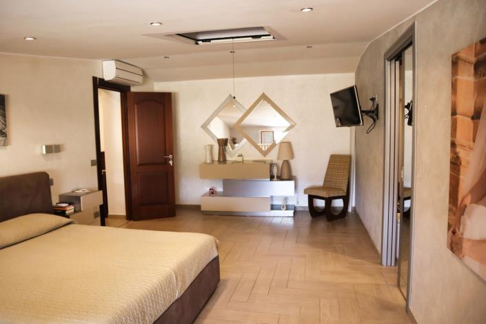 Image No.60-3 Bed Apartment for sale