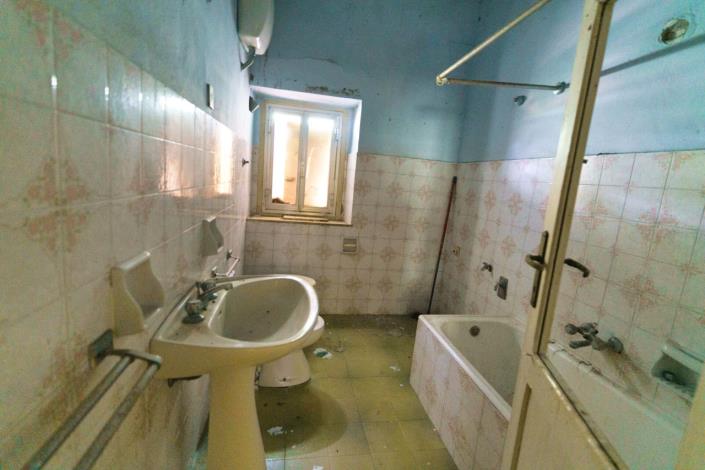 Image No.41-3 Bed Country House for sale