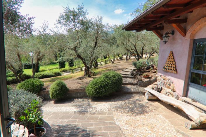 Image No.15-6 Bed Country House for sale