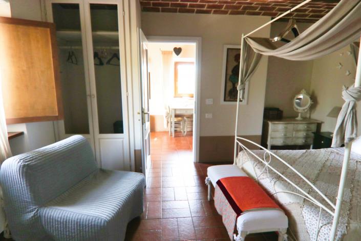 Image No.23-6 Bed Country House for sale