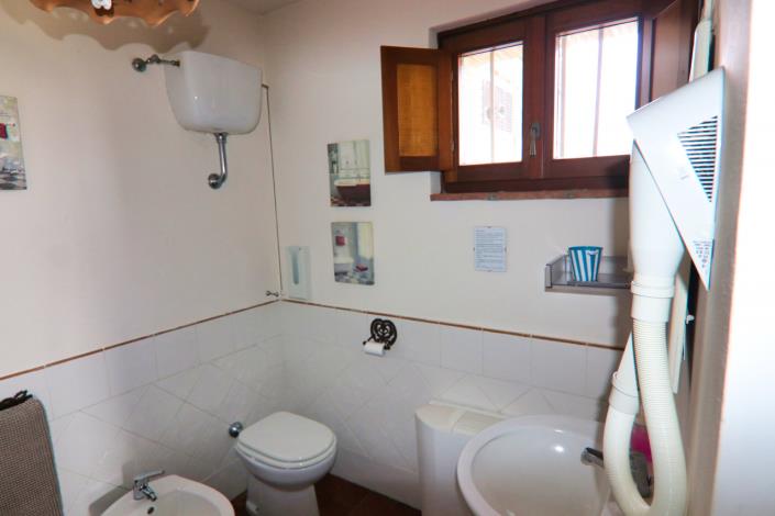 Image No.24-6 Bed Country House for sale