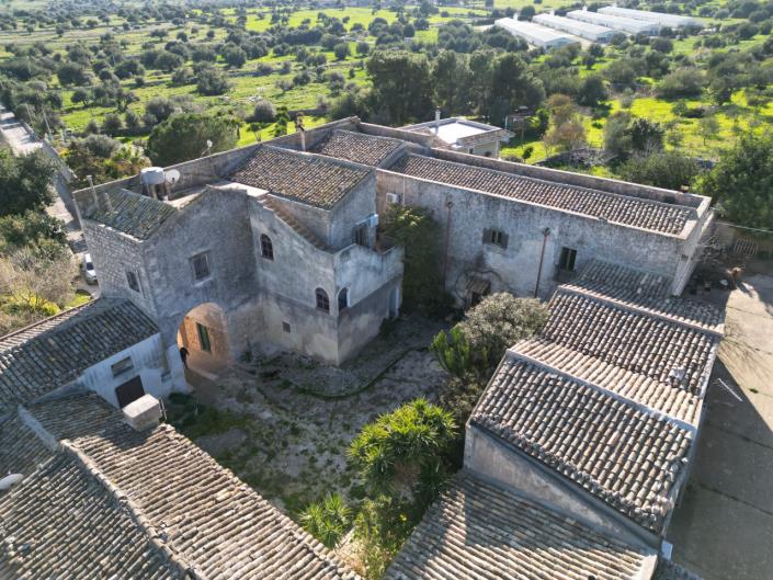 Image No.3-7 Bed Country House for sale