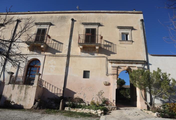 Image No.17-7 Bed Country House for sale