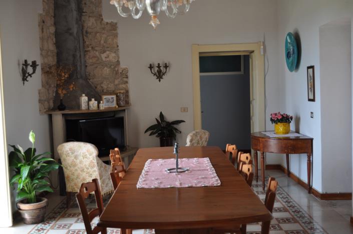 Image No.33-7 Bed Country House for sale