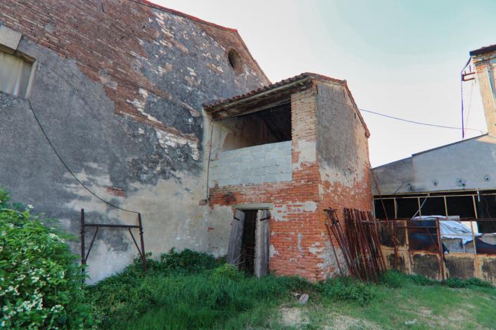 Image No.3-1 Bed Farmhouse for sale