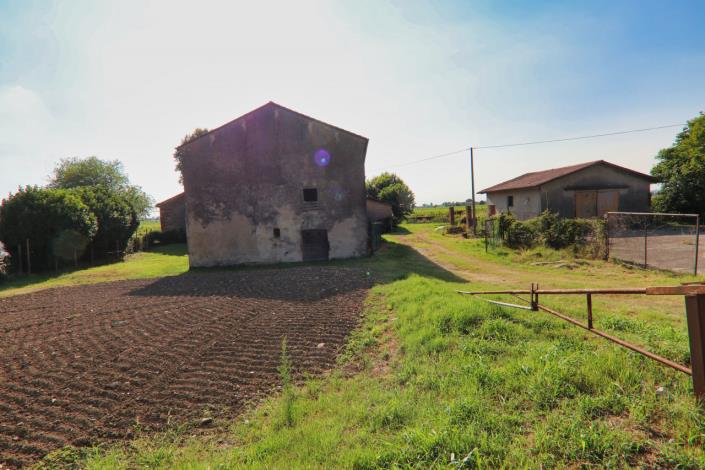 Image No.6-1 Bed Farmhouse for sale