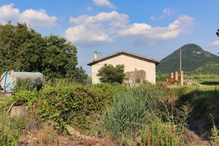 Image No.17-1 Bed Farmhouse for sale