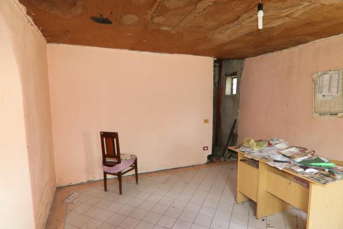 Image No.21-1 Bed Farmhouse for sale