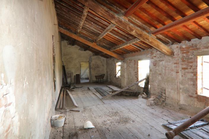 Image No.43-1 Bed Farmhouse for sale