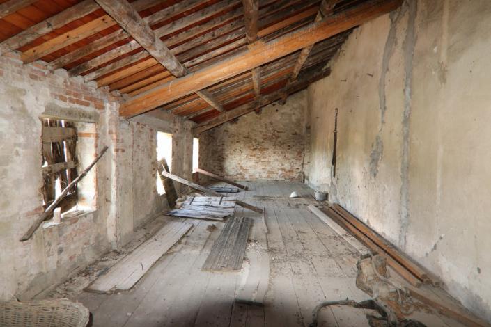 Image No.46-1 Bed Farmhouse for sale