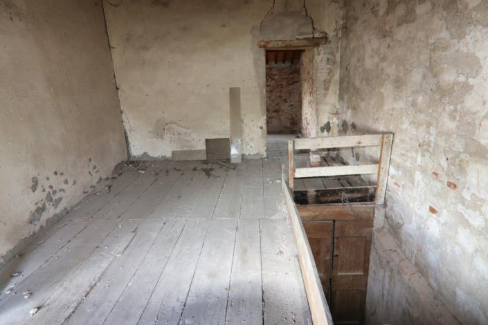 Image No.50-1 Bed Farmhouse for sale