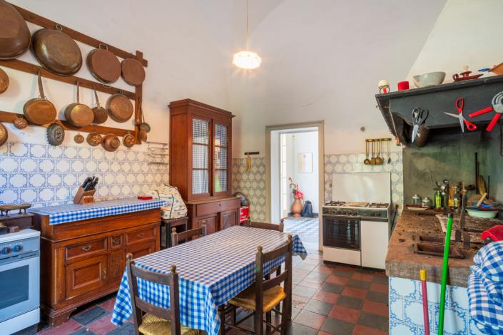 Image No.36-12 Bed Villa for sale