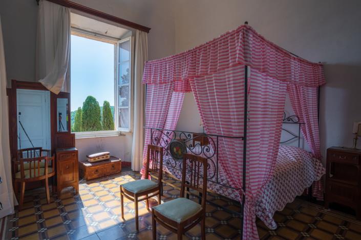 Image No.40-12 Bed Villa for sale