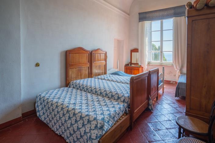 Image No.44-12 Bed Villa for sale