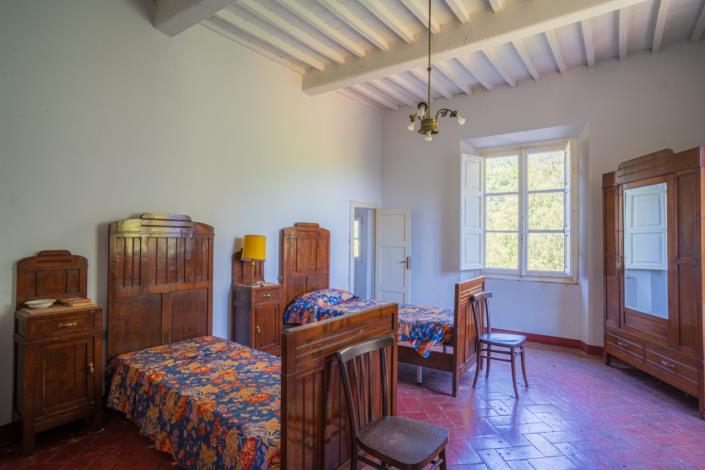 Image No.56-12 Bed Villa for sale