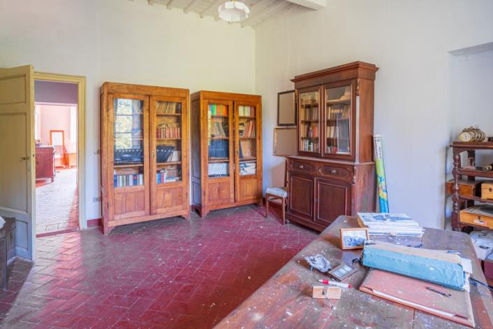 Image No.61-12 Bed Villa for sale