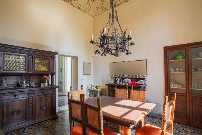 Image No.33-12 Bed Villa for sale