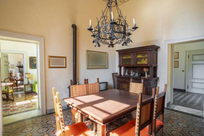 Image No.32-12 Bed Villa for sale