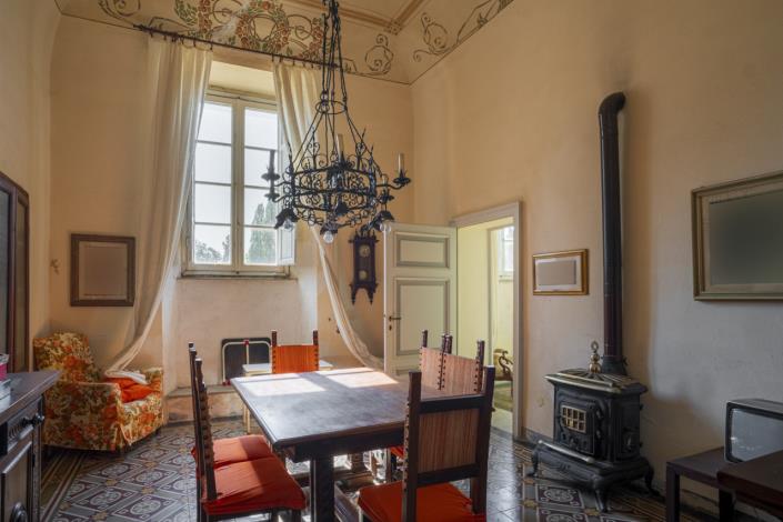 Image No.31-12 Bed Villa for sale