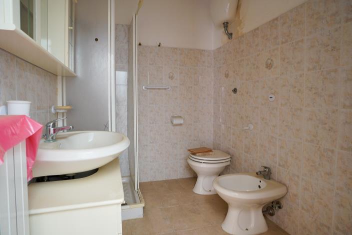 Image No.23-2 Bed Apartment for sale