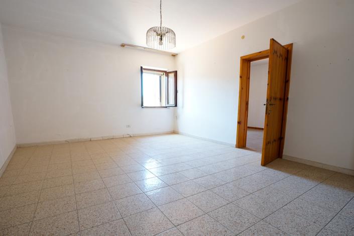 Image No.25-2 Bed Apartment for sale