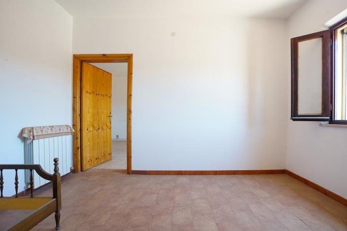 Image No.36-2 Bed Apartment for sale