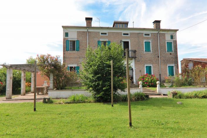 Image No.4-6 Bed Country House for sale