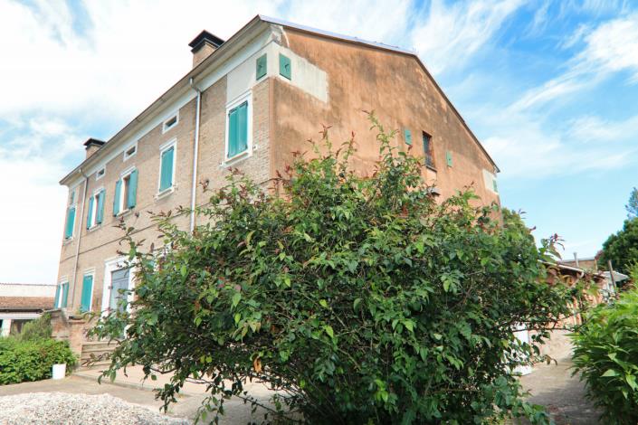 Image No.7-6 Bed Country House for sale