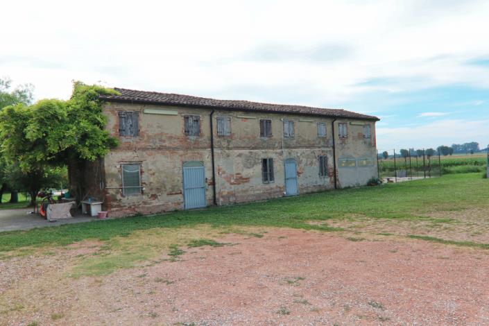 Image No.10-6 Bed Country House for sale