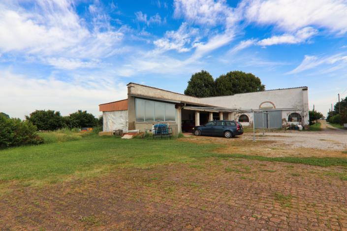 Image No.12-6 Bed Country House for sale