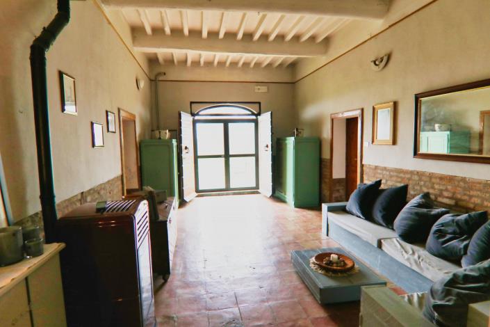 Image No.19-6 Bed Country House for sale