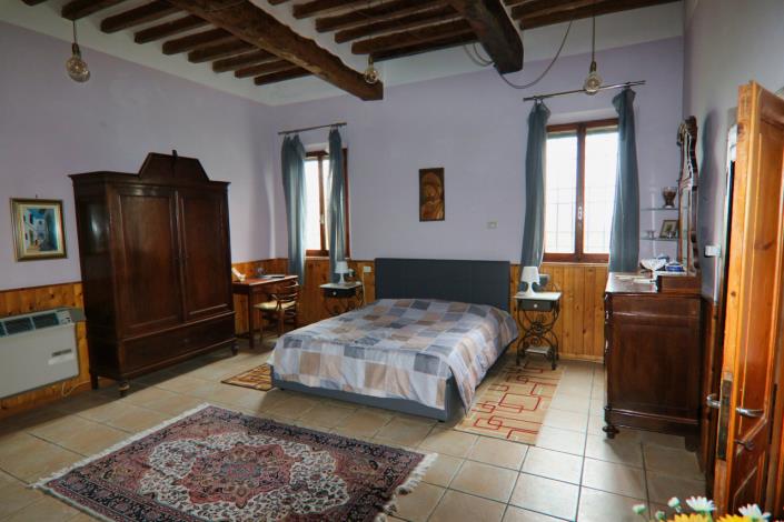 Image No.20-6 Bed Country House for sale