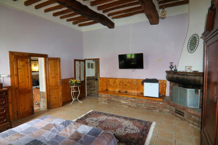 Image No.24-6 Bed Country House for sale