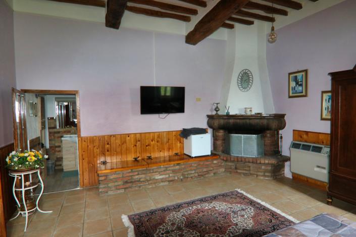 Image No.25-6 Bed Country House for sale
