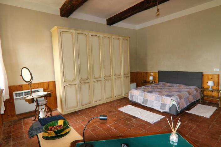 Image No.30-6 Bed Country House for sale