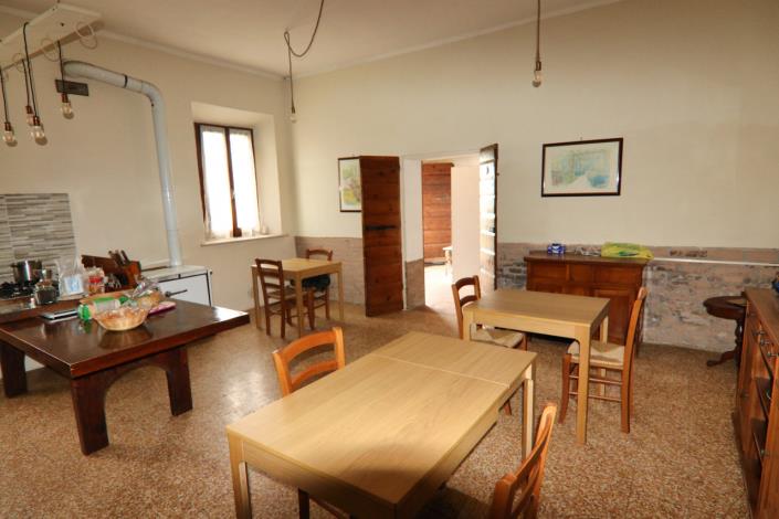 Image No.39-6 Bed Country House for sale