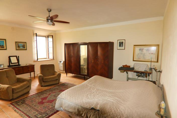 Image No.55-6 Bed Country House for sale