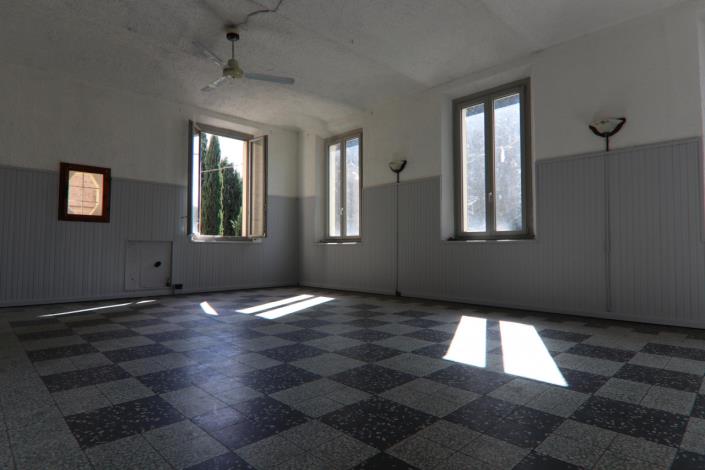 Image No.5-3 Bed Property for sale