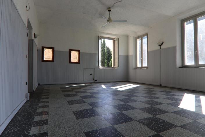 Image No.9-3 Bed Property for sale