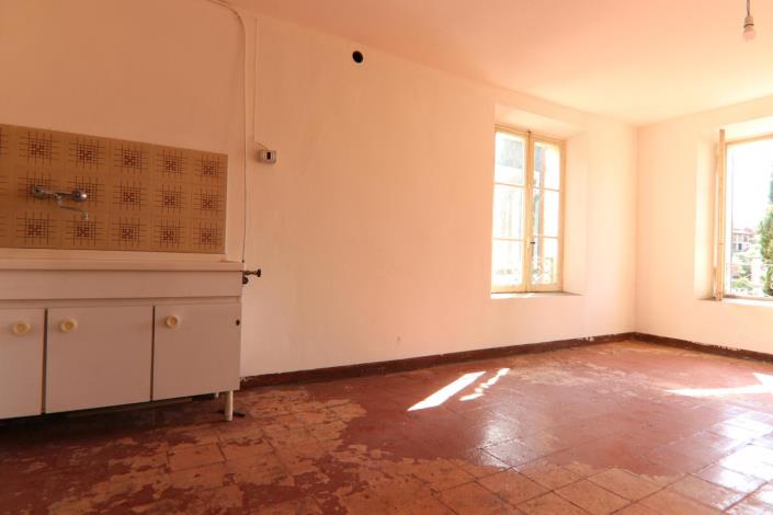 Image No.25-3 Bed Property for sale