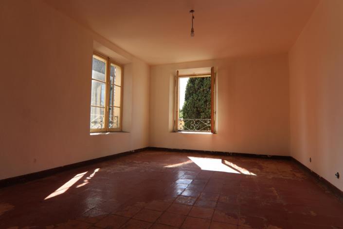 Image No.26-3 Bed Property for sale