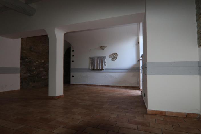 Image No.41-3 Bed Property for sale