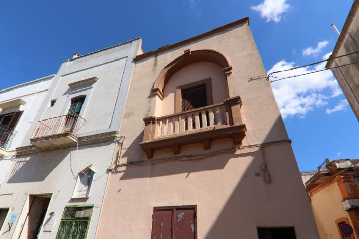 Image No.2-2 Bed Property for sale