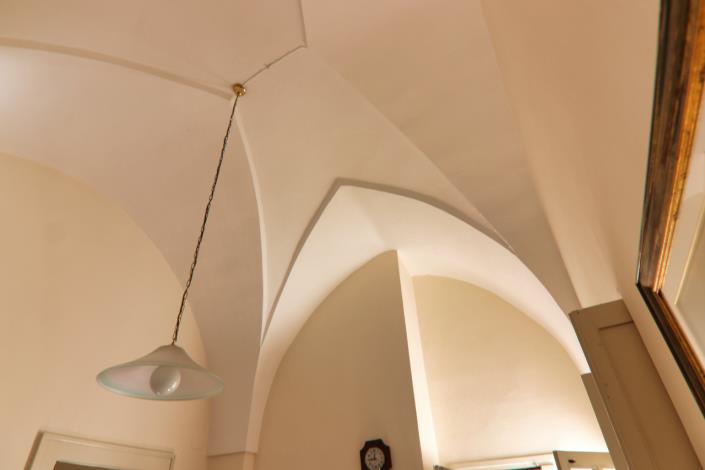 Image No.10-2 Bed Property for sale