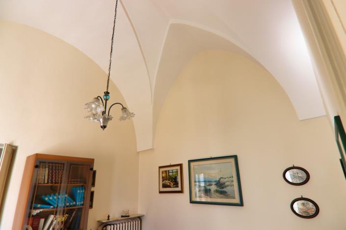 Image No.17-2 Bed Property for sale